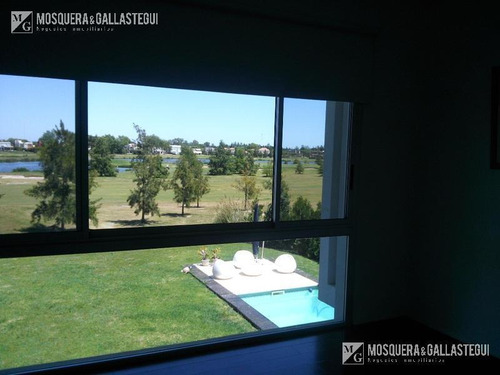 Imagen 2 de 29 de Lindísima Casa Al Golf En San Isidro Labrador