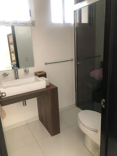 Casa En Venta, Remate De Casa En Ciudad De México (cdmx) Alcaldía: Iztacalco, Col: Militar Marte, Calle: Playa Hermosa #493, Gran Oportunidad De Inversión En Bienes Raíces (pbo)