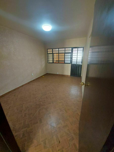 Imagen 3 de 25 de Casa De 220m2 , Excelente Distribución,zona Vallejo