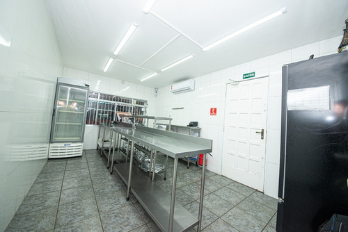 Imagem 7 de 11 de Passa-se O Ponto-instalações Completas- Venda De Restaurante