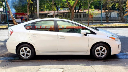 Imagen 4 de 15 de Toyota Prius 2015 Premium Qc Piel Factura De Agencia!!