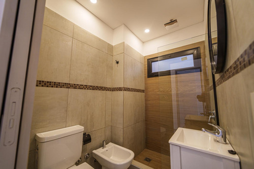 Departamento Tres Ambientes En Planta Baja A La Venta En Lujan