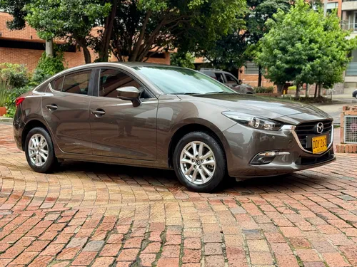 Mazda 3 Touring IPM MT