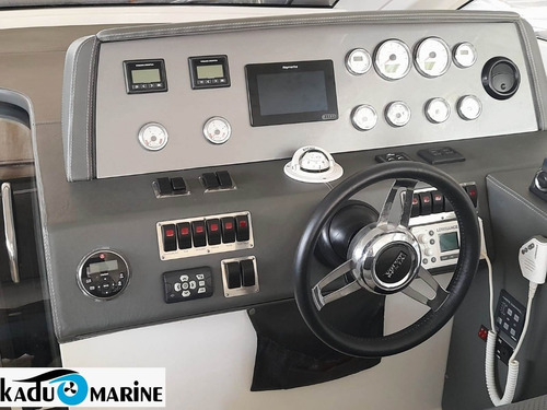 Imagem 2 de 12 de Lancha Phantom 400 2 X Volvo D4 300 Hp Barco Excelente