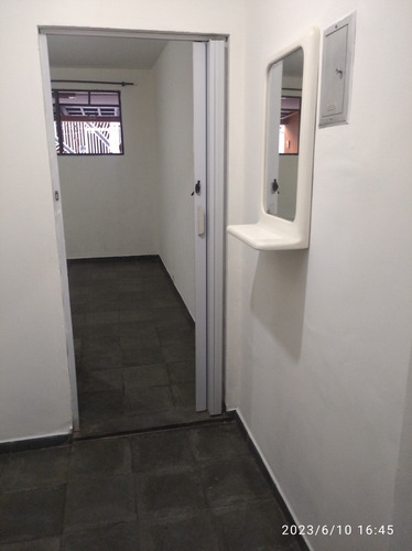 2 Cômodos Pra 1 Pessoa Sem Garagem Pra 6 Mês