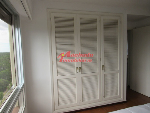 Imagen 16 de 30 de Venta De Apartamento De Dos Dormitorios En Punta Del Este
