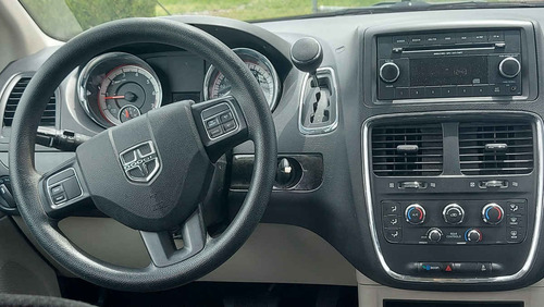 Imagen 12 de 13 de Chrysler Grand Caravan 2018 5p Se V6/3.6 Aut