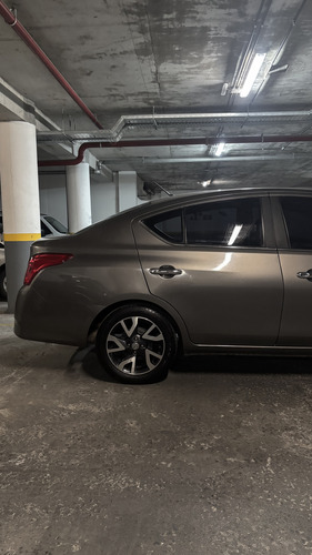 Nissan Versa 1.6 Exclusive At