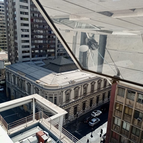 En Un Gran Edificio De Oficinas