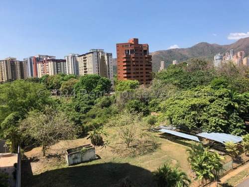Apartamento En Zona Exclusiva Con Muy Buena Distribución Sabana Larga 24-18543