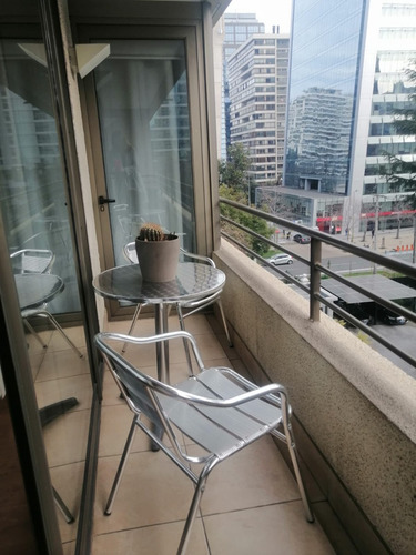 Departamento Amoblado En Metro Alcantara, El Golf,las Condes