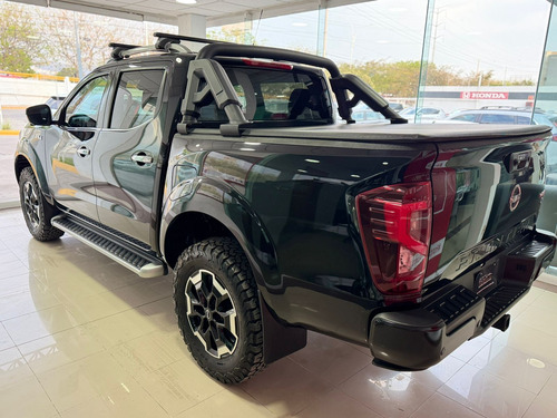 Nissan Frontier y NP 300 Frontier Pick-Up! 4 pts. Frontier Platinum LE, Doble Cab., 2.5TD, TA, a/ac., f. led, RA-18, 4x4
