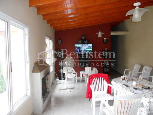 Casa Quinta En Venta 2 Dormitorios Parque Leloir Ituzaingo