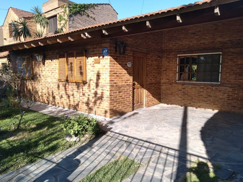 Venta Chalet En Marcos Paz Sobre Calle Sarmiento Imbatible Todos Los Servicios