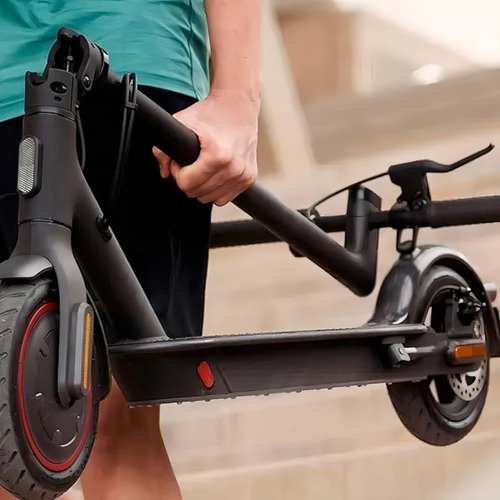 Patinete Elétrico Xiaomi Essential 20km/h Dobrável Até 100kg Cor Preto