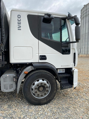 Imagem 1 de 10 de Iveco Tector