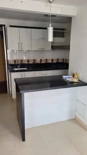 Apartamento Piso 16 En Cerro Azul.