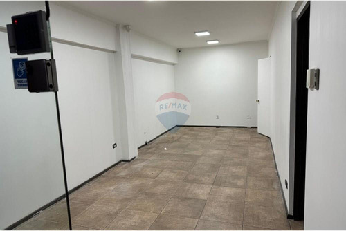 Local Comercial En Metro Los Leones