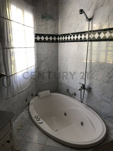 Casa Estilo Frances En Palmares Presidente Primera Etapa