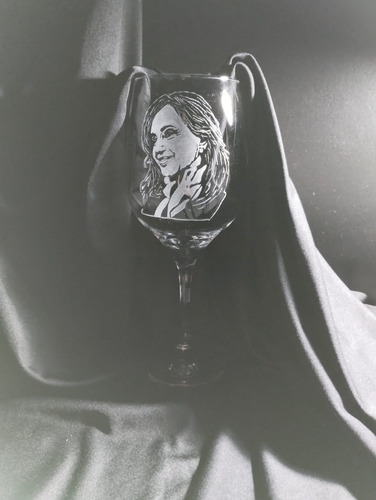 Copón Cfk Cristina No Fue Magia Grabado A Mano Transparente Y Esmerilado