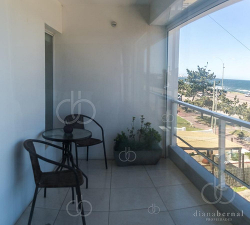 Imagen 11 de 25 de Venta De Casa De 4 Dormitorios Frente Al Mar En Mansa Punta Del Este