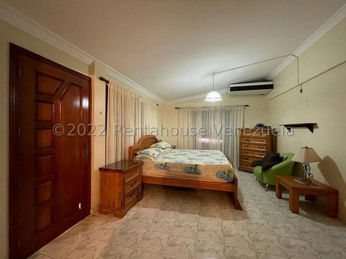 Imagen 16 de 23 de En Venta Espectacular Y Amplia Casa Totalmente Amoblada 04127800070 Mls 23-2243