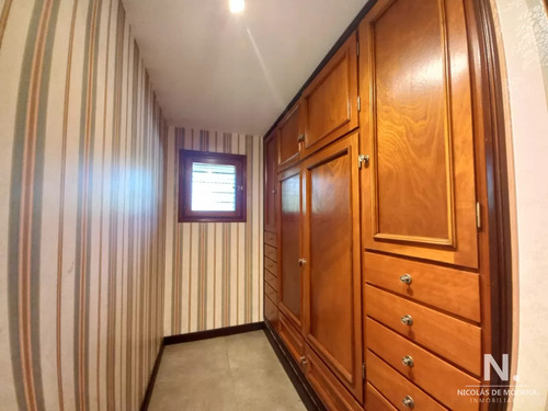Vende Y Alquila Gran Casa De 5 Dormitorios En Playa Mansa, Punta Del Este