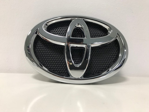 Insignia Emblema Frontal Toyota Hilux 2016 - 2019 Original