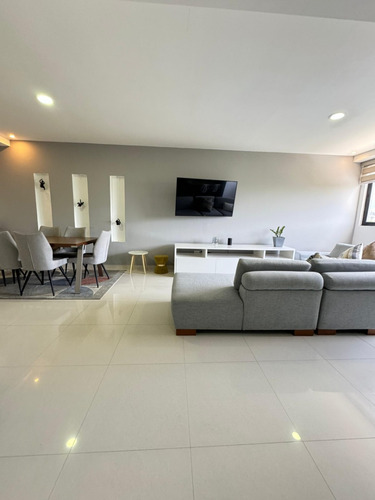 Josseyris Jimenez Vende Apartamento En El Parral 4 Avenidas Res Omega Urb Las Palmas
