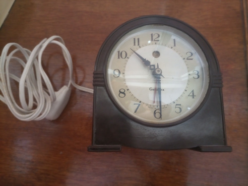 Reloj Despertador Eléctrico Antiguo 