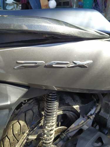 Imagem 5 de 9 de Honda Honda Pcx Isport