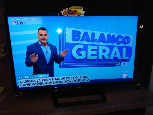 Imagem 1 de 4 de Tv 47 LG 3d Com 04 Óculos Visão 3d