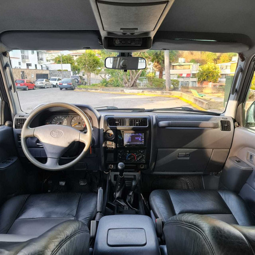 Imagen 8 de 11 de Toyota Meru