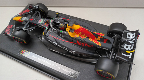 Burago Red Bull Racing Rb 19 M. Verstappen Escala 1 18 (Usado)