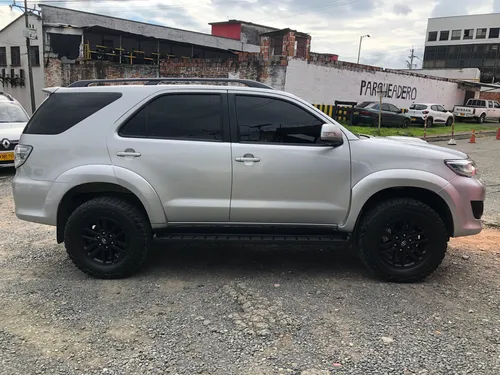 Toyota Fortuner 3.0 Sr5