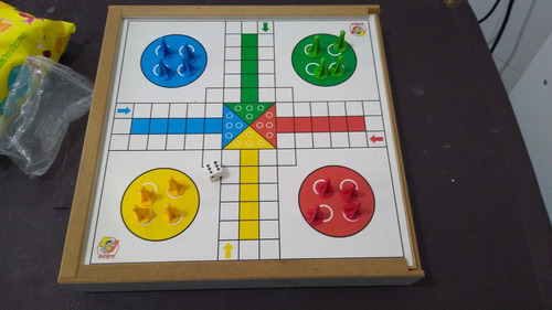 Jogo De Tabuleiro 4 Em 1 Ludo Xadrez Dama E Baralho Usado