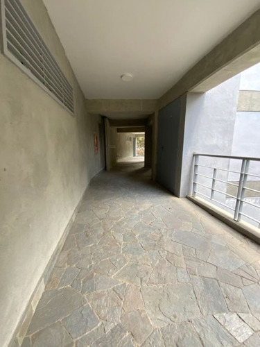 Edificio En Venta Urb. Chuao C-19763