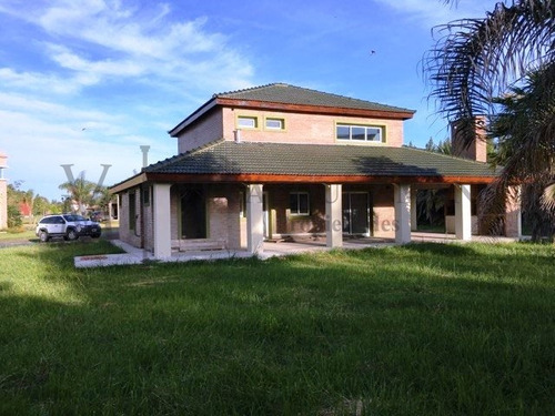 Casa En Venta En Barrio Privado