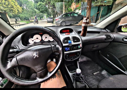 Imagen 15 de 19 de Peugeot 206 2008 1.6 Sw Xs Premium
