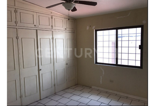 Imagen 9 de 13 de Excelente Residencia De Una Planta En Esquina Fraccionamiento Campanario