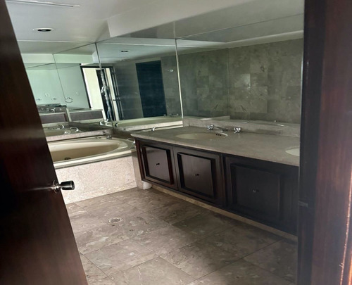Amplio Departamento En Lomas De Chapultepec + Amenidades Incomparables