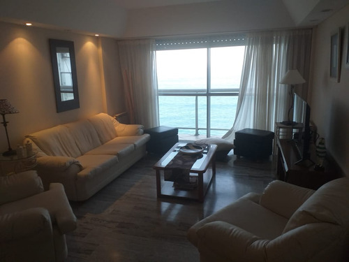 Exclusivo Dpto. Frente Al Mar, En La Mejor Zona De Mar Del Plata. Amueblado.