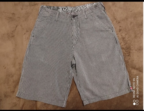 Vendo Bermuda Quicksilver  Talla 30 De Caballero Como Nuevo 