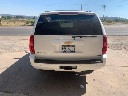 Chevrolet Suburban Lt, 4x4, 2013 Blanco