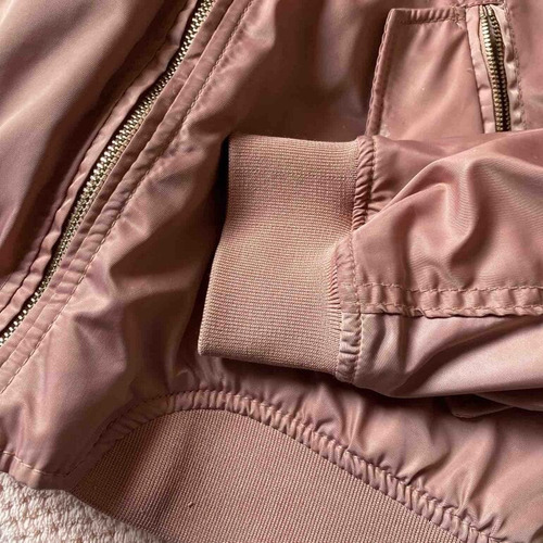 Chamarra Bomber Color Rosa Tipo Satín Pull&bear (Usado)