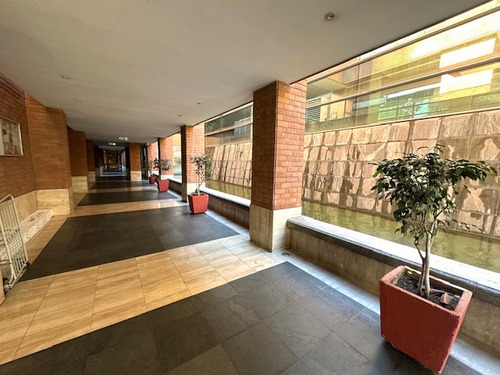 Cómodo Dpto. En Arriendo 2 D 2b - Metro Manquehue, Apumanque