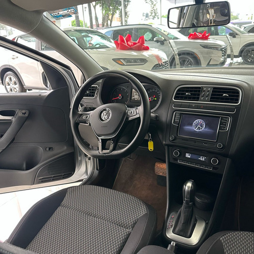 Volkswagen Vento 1.6 Confortline plus AT