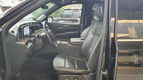Cadillac Escalade Esv (version Larga) 2023
