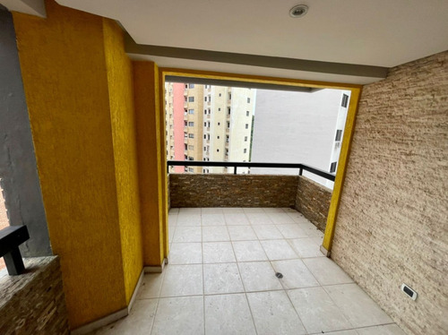 Imagen 18 de 24 de Apartamento En El Parral De 207 Mtrs