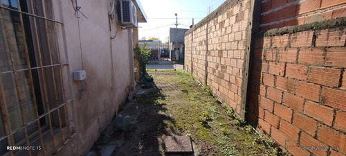 Venta Casa 3 Amb Fcio. Varela Amplio Terreno